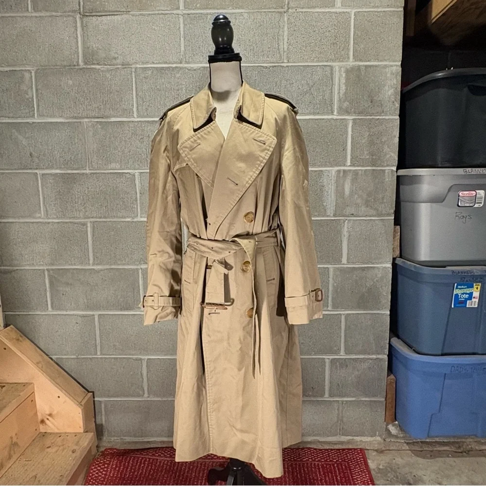Burberry trench coat. - Picture 2 of 16